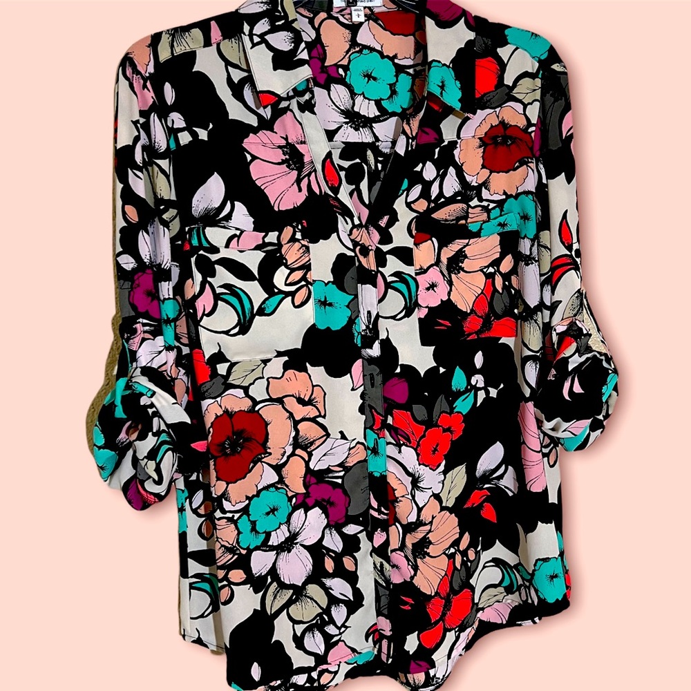 🌺Express Multi-Colored Floral Button Down🌺